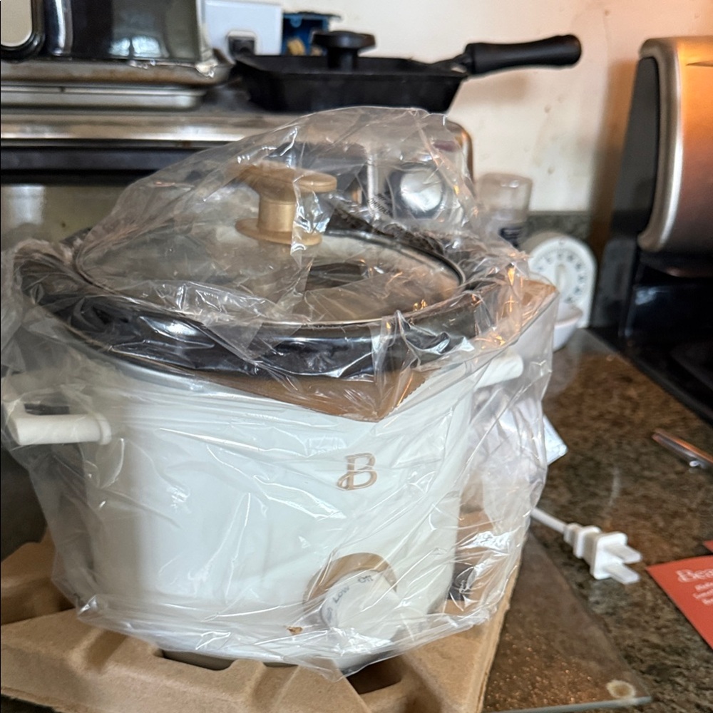 Beautiful Kitchenware 2qt White Slow Cooker - Picture 5 of 6